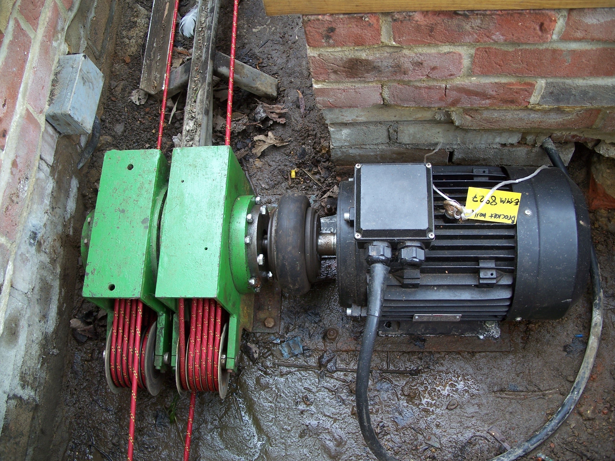 electric-boat-tow-tugs-installation
